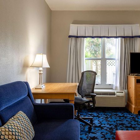Hampton Inn & Suites Jacksonville Deerwood Park Exterior foto