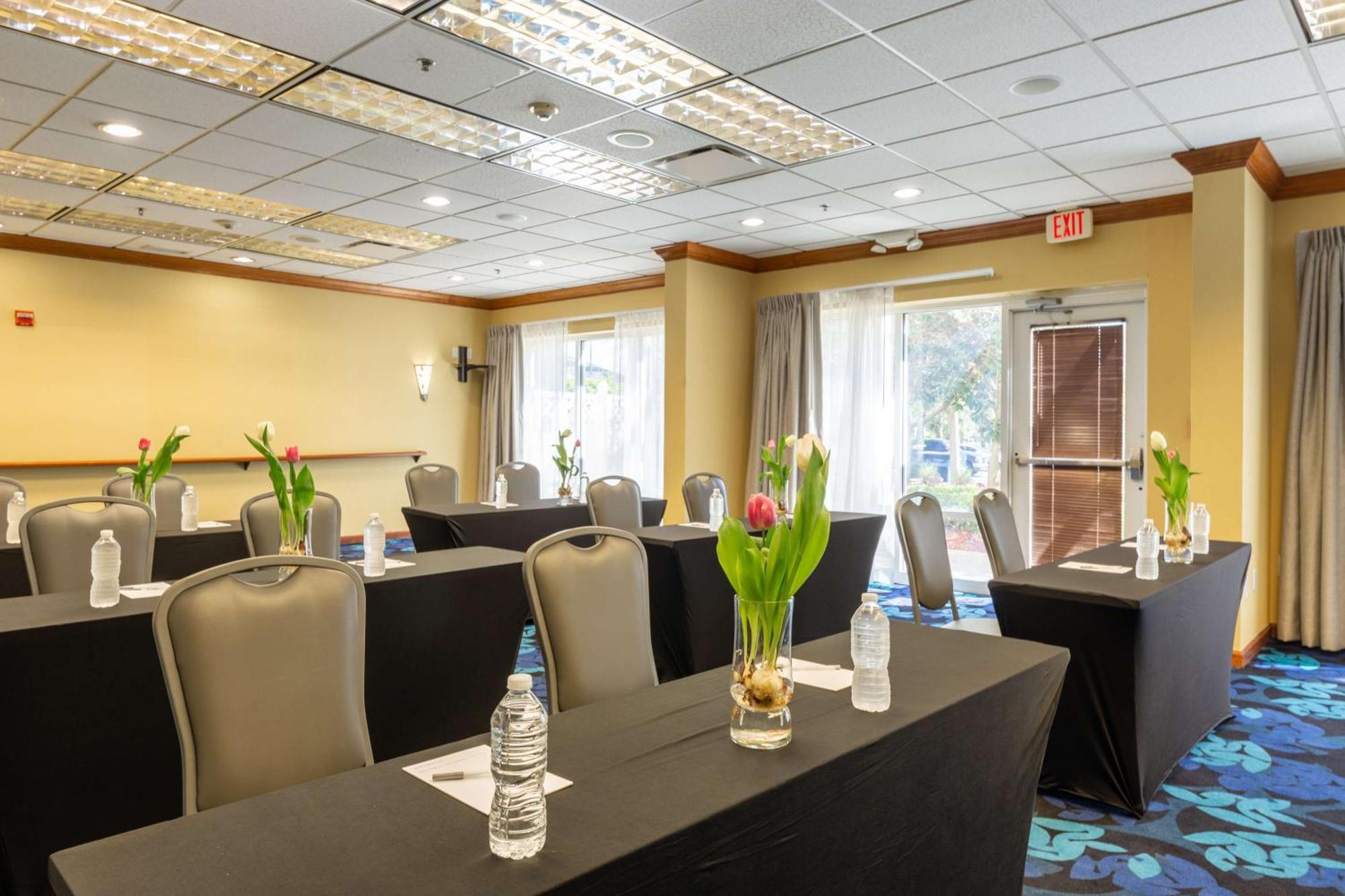 Hampton Inn & Suites Jacksonville Deerwood Park Exterior foto