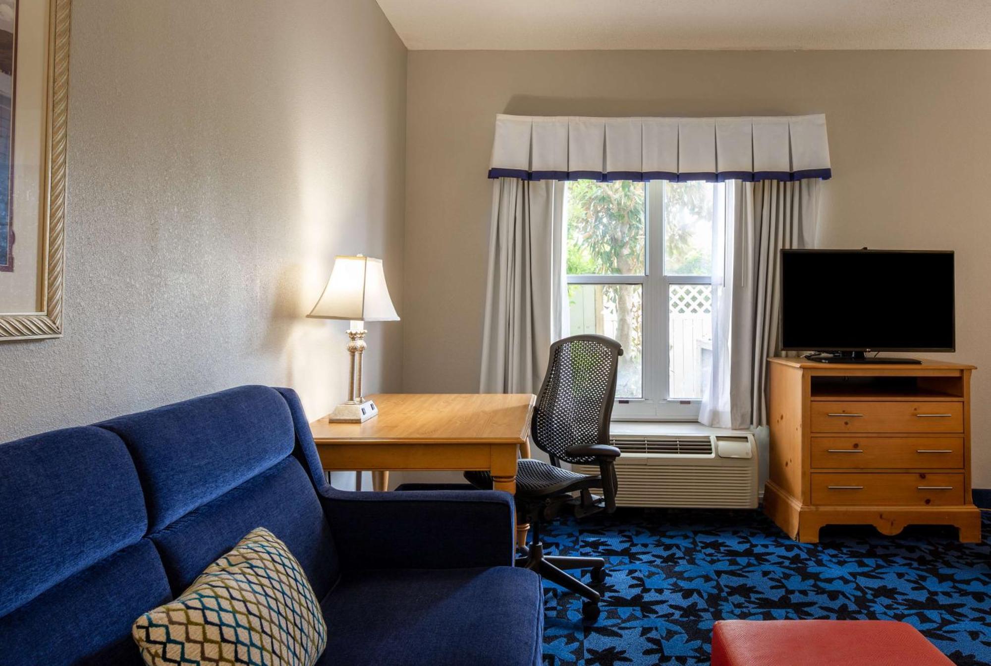 Hampton Inn & Suites Jacksonville Deerwood Park Exterior foto